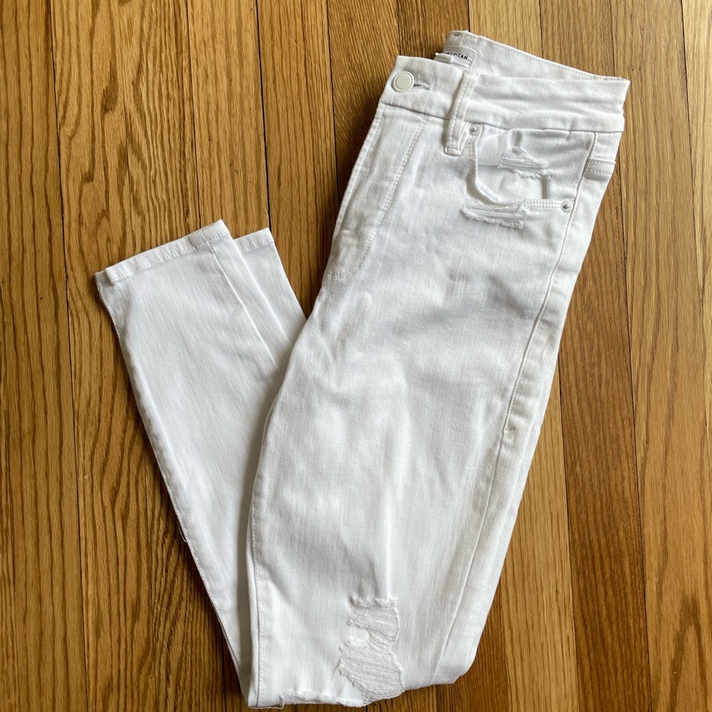 Good American White Skinny Jeans with Casual Appeal